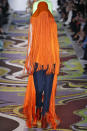 <p><b>Emilio Pucci – Mailand Fashion Week</b><br>Modische Scheuklappen gefällig? Models müssen nichts sehen, es reicht, wenn sie geradeaus laufen – findet Emilio Pucci. (Bild: ddpimages) </p>