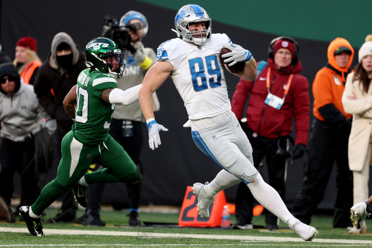 Jared Goff throws and runs for TDs, helping the Lions bounce back with a  20-6 win over Falcons - The San Diego Union-Tribune