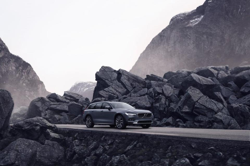 The Cross Country is as smooth and willing to pilot as its standard estate and saloon siblings  (Volvo)