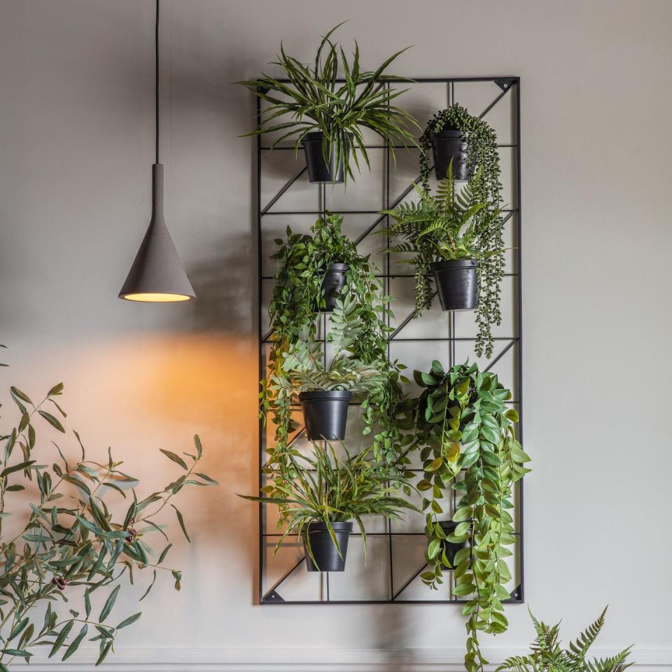 planter wall