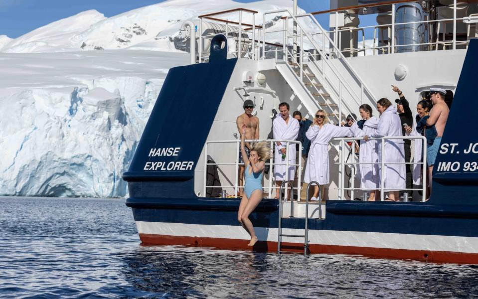 'Polar plunge' from the Hanse Explorer