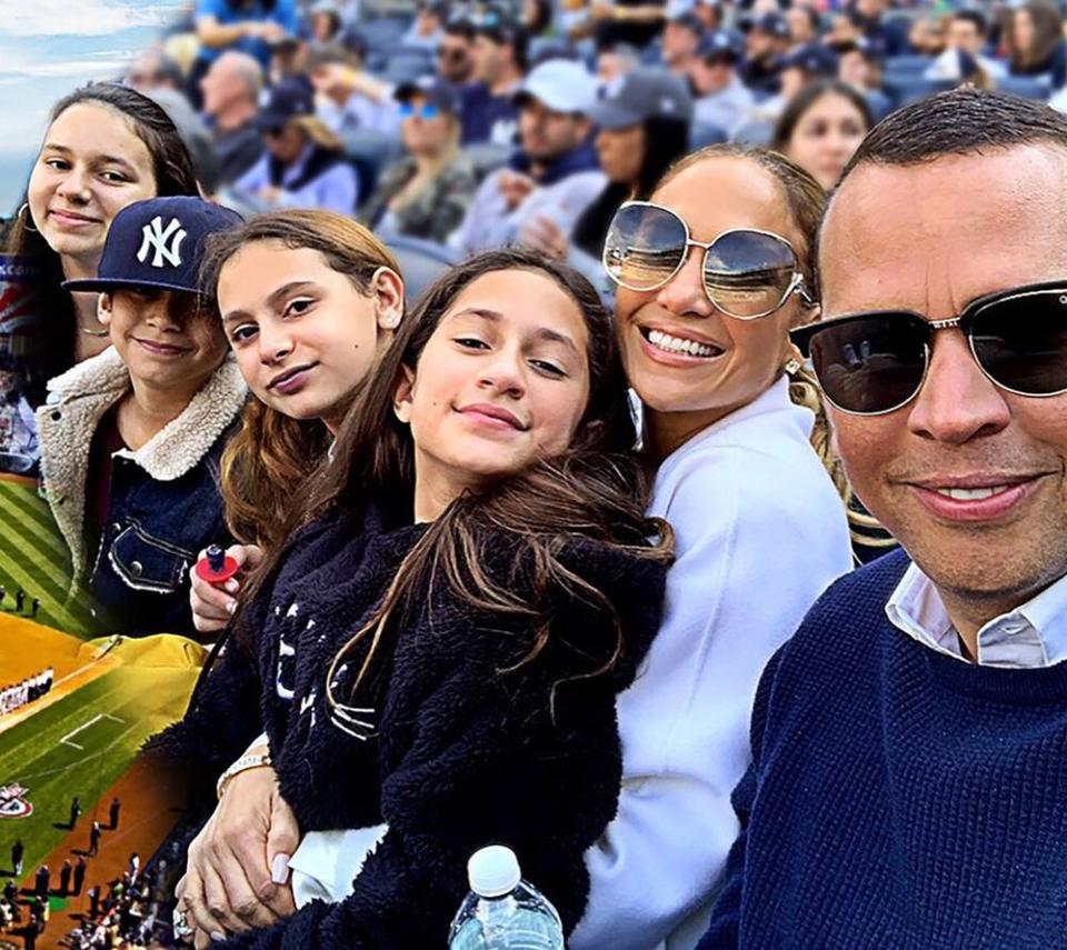 Alex Rodriguez and Jennifer Lopez with their children | Instagram/Jennifer Lopez