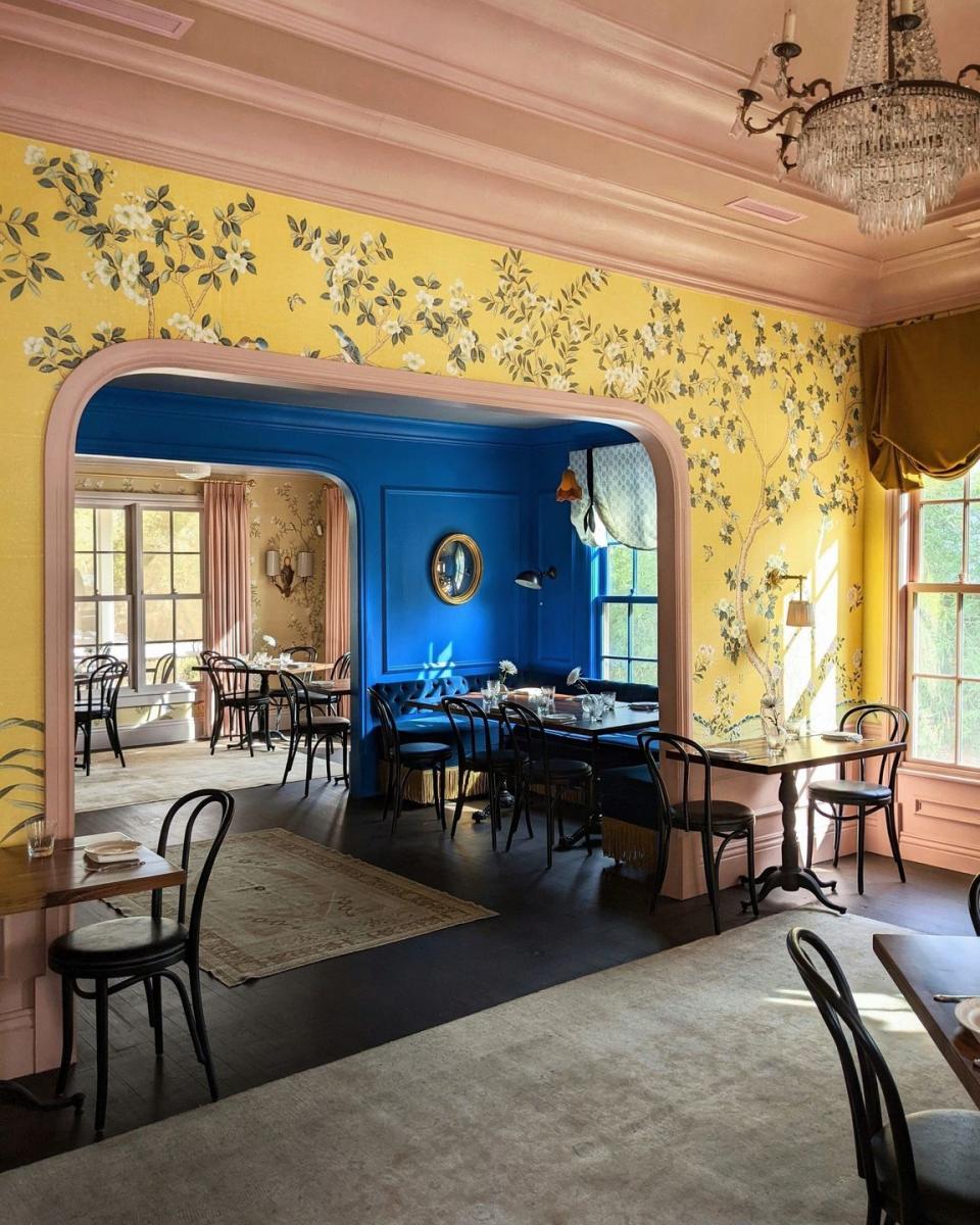 3 restaurant rooms in contrasting colors