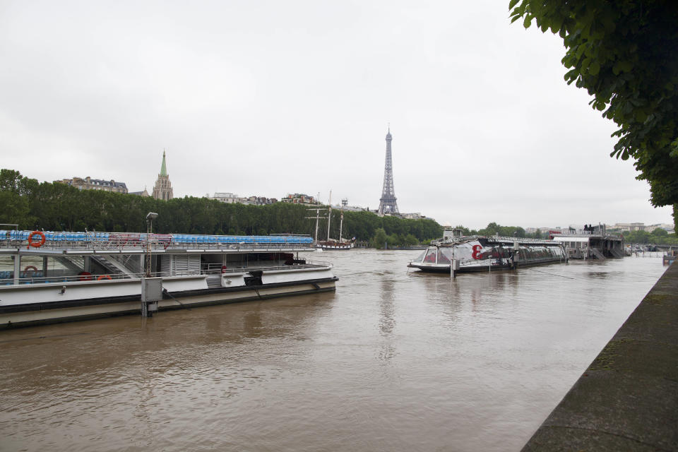 L’eau de la seine contient encore trop de contamination fécale d’après de nouvelles analyses de l’ONG Surfrider Foundation. 