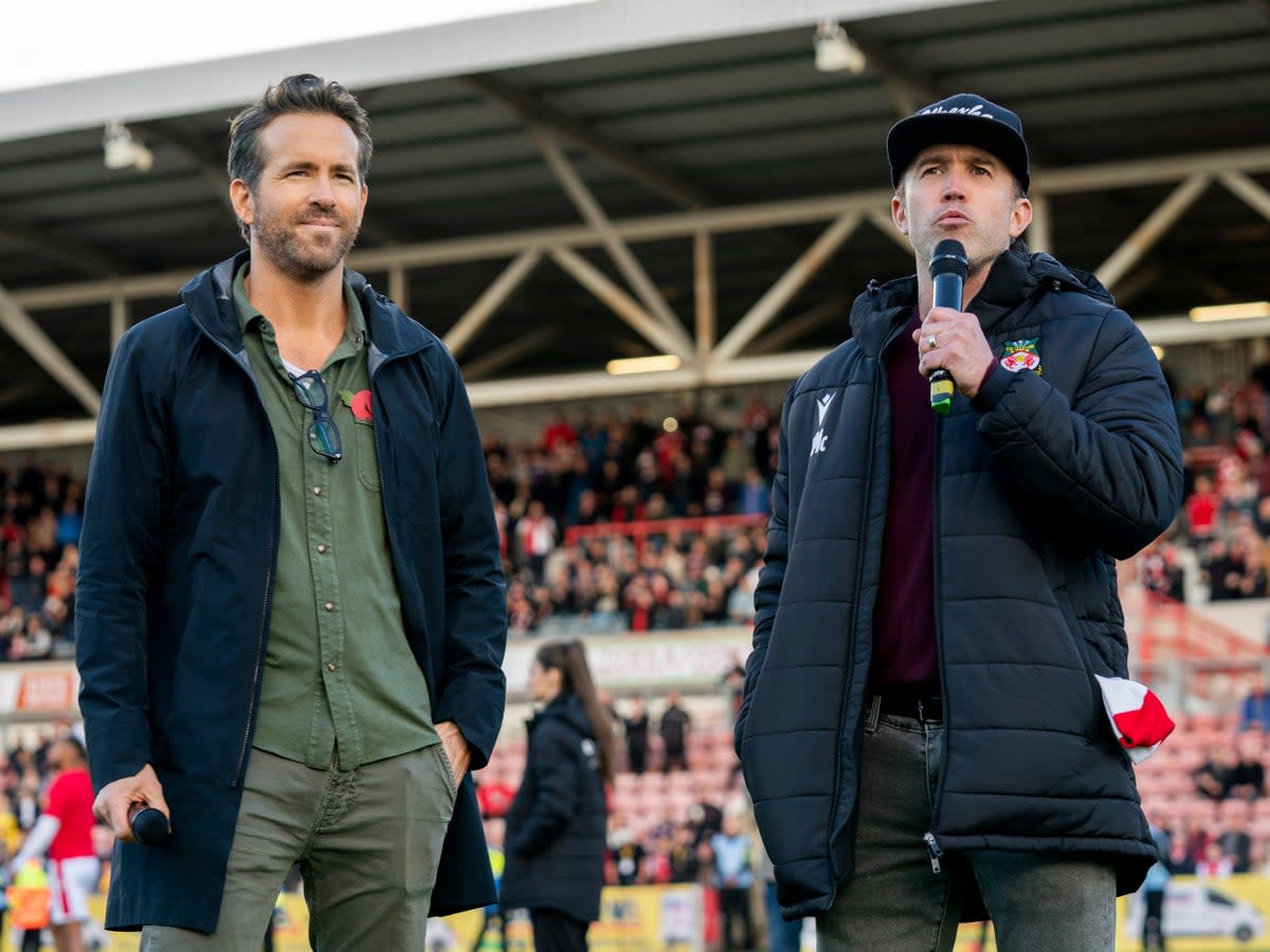 Ryan Reynolds (left) and Rob McElhenney in ‘Welcome to Wrexham’  (FX)