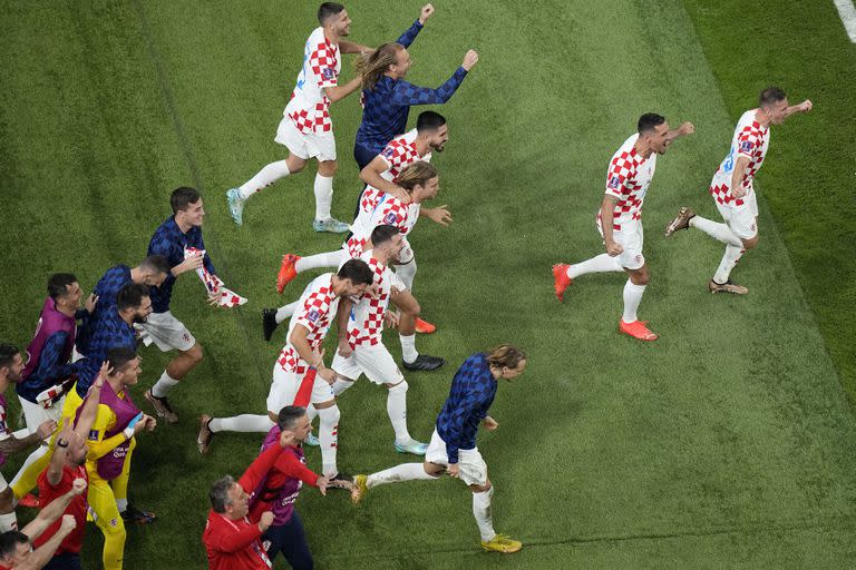 El festejo croata tras el final del partido