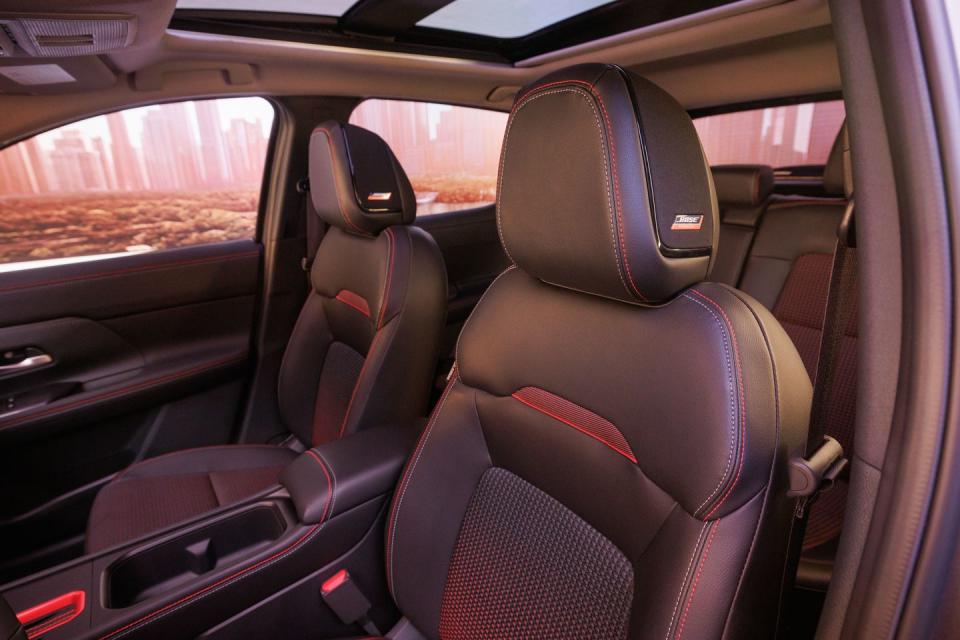 2025 nissan kicks interior