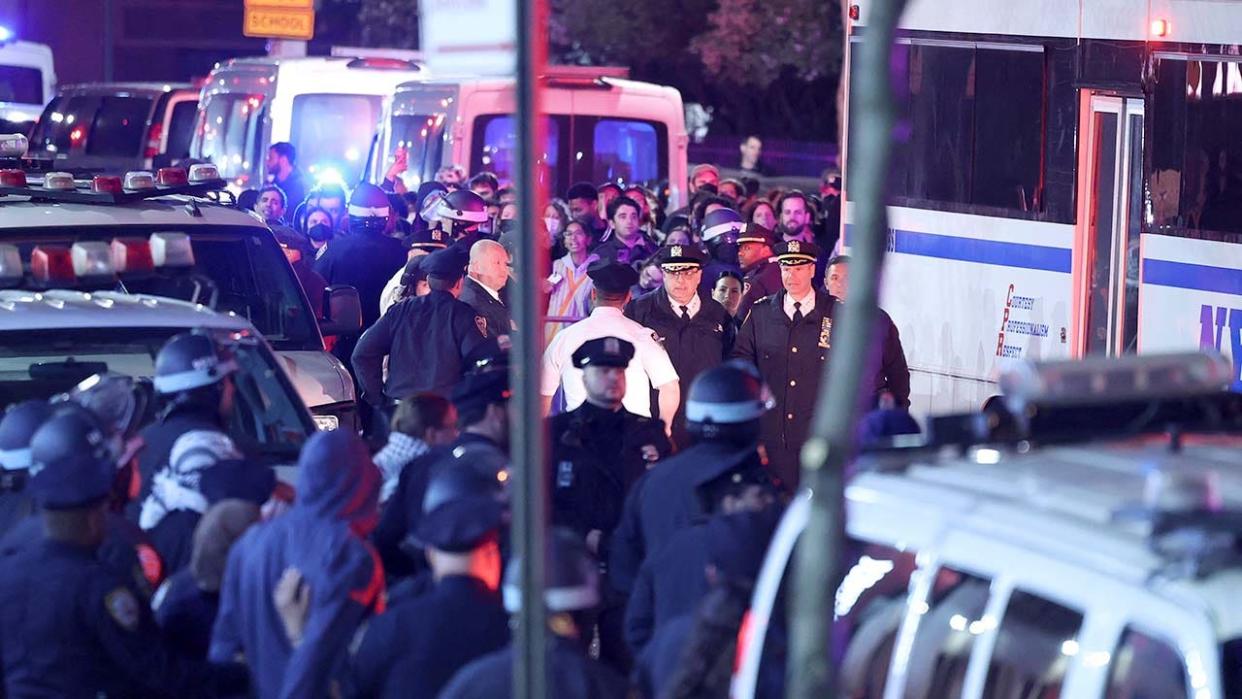 NYPD arresting Columbia protesters