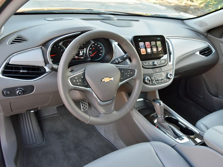 2016 Chevrolet Malibu dashboard photo