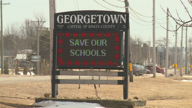 Georgetown community celebrates school announcement