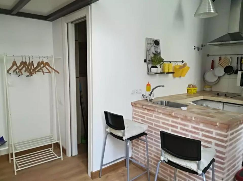<p>Das einfache Apartment wird um ca. 62 Euro pro Nacht vermietet. (Airbnb) </p>