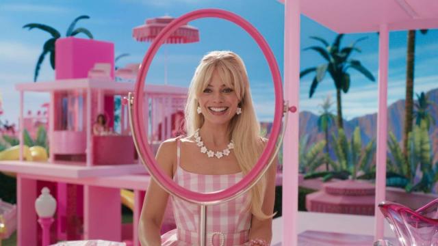 Fans are obsessed with Margot Robbie's Barbie Dreamhouse tour