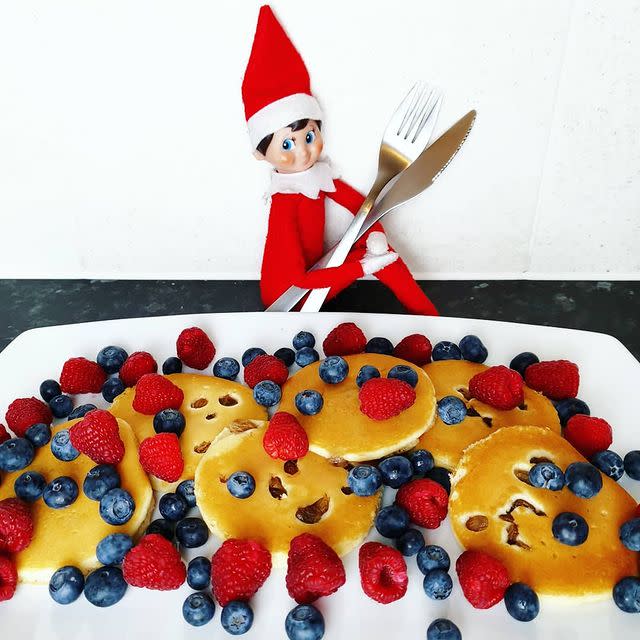 23) Elf on the Shelf making breakfast