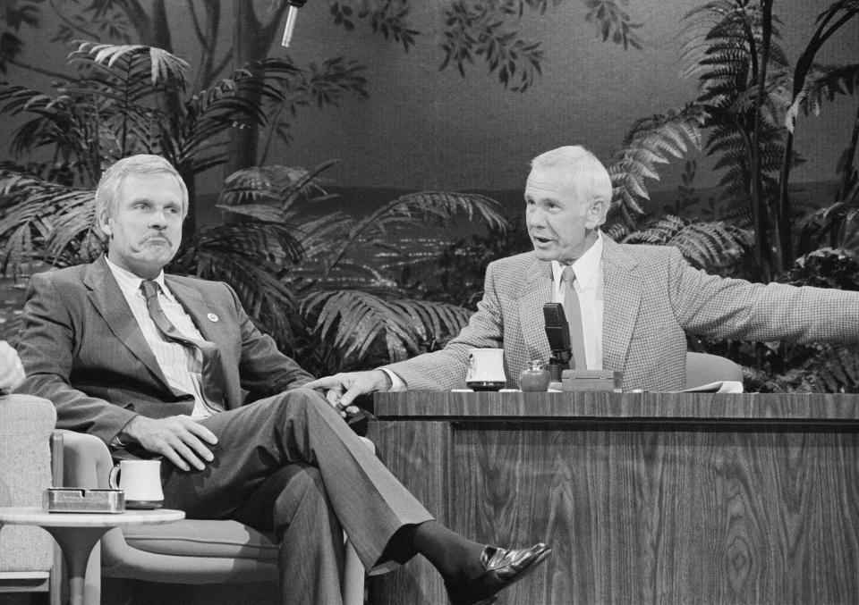 THE TONIGHT SHOW STARRING JOHNNY CARSON -- Aired 4/24/86 -- Pictured: (l-r) Businessman Ted Turner with host Johnny Carson -- Photo by: Paul Drinkwater/NBCU Photo Bank