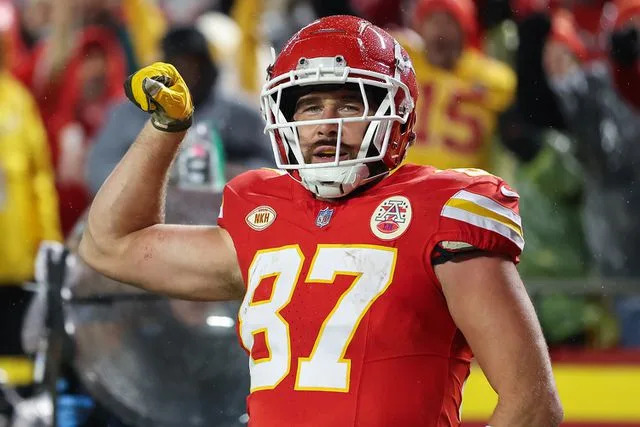 <p>Scott Winters/Icon Sportswire via Getty Images</p> Kansas City Chiefs tight end Travis Kelce (87) flexes to celebrate a 4-yard touchdown reception in the second quarter of an NFL football game between the Philadelphia Eagles and Kansas City Chiefs on Nov 20, 2023