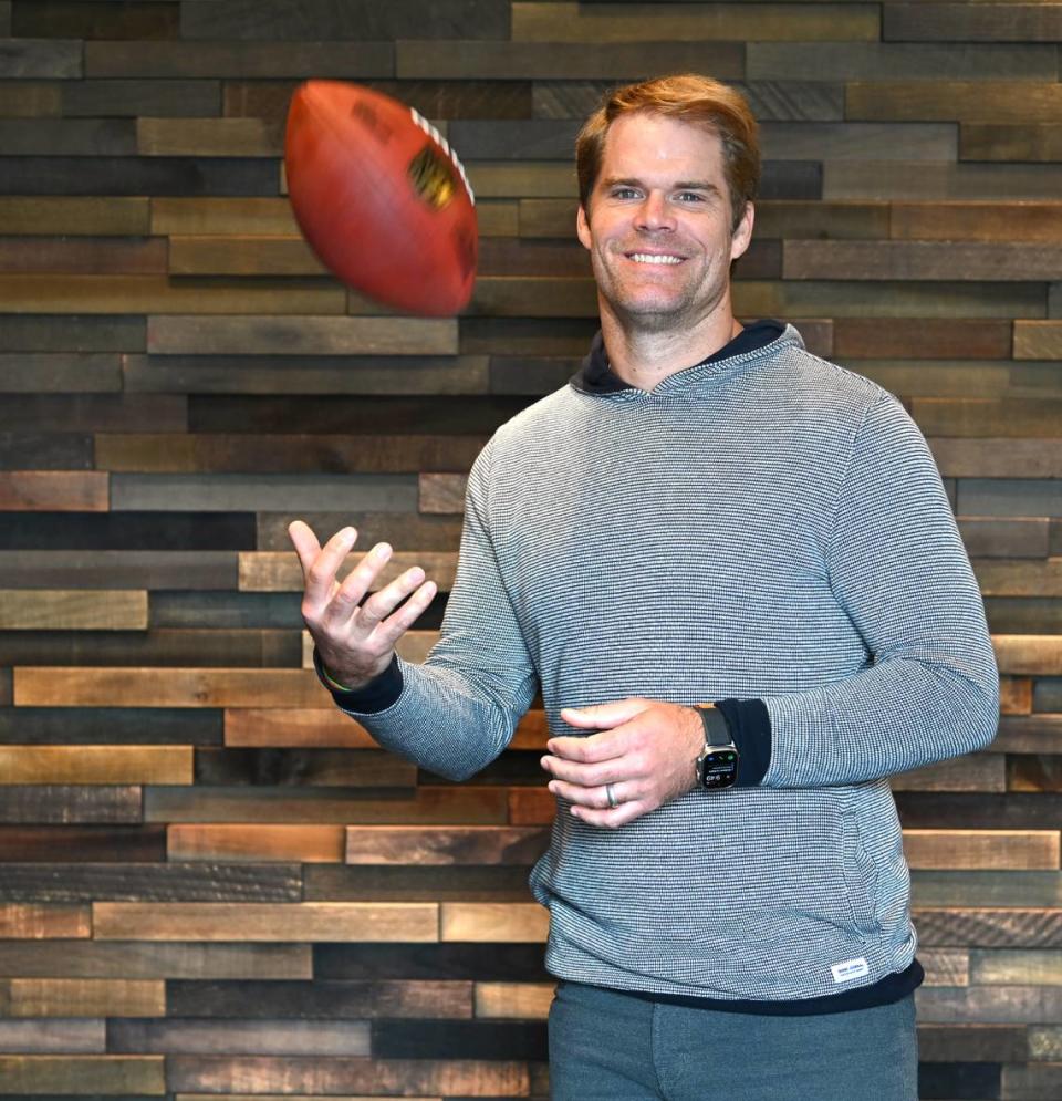 Former Carolina Panthers tight end Greg Olsen will be FOX Sport’s lead NFL analyst on Sunday for the Super Bowl, when Kansas City plays Philadelphia. JEFF SINER/jsiner@charlotteobserver.com