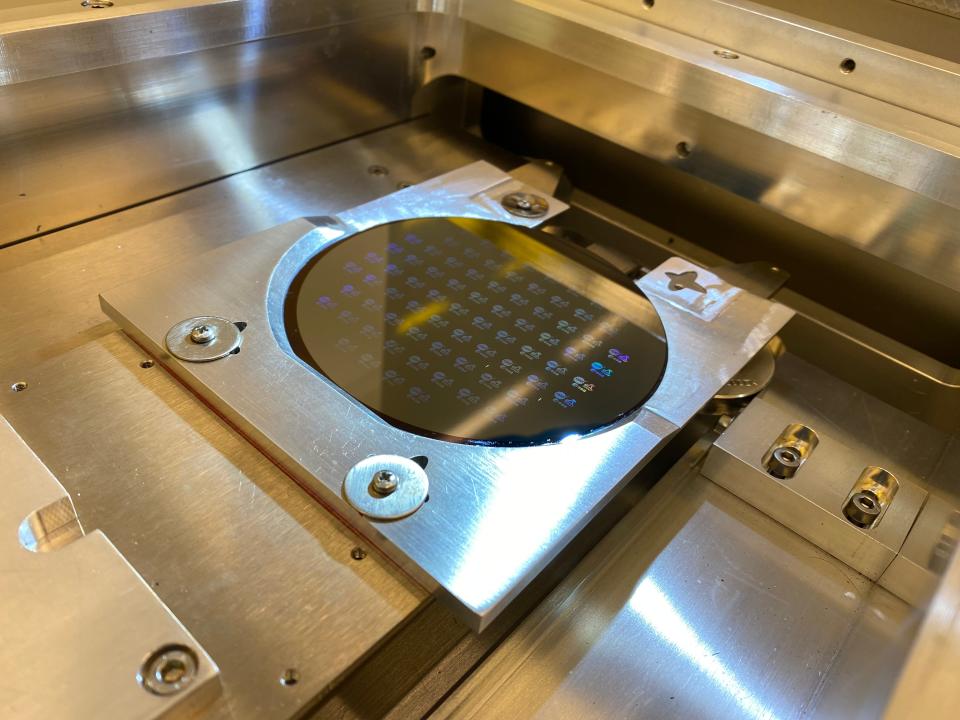 Microchips engraved with the names of nearly 30,000 people who worked on NASA’s Artemis I mission will fly inside the Orion spacecraft on its upcoming journey around the Moon.