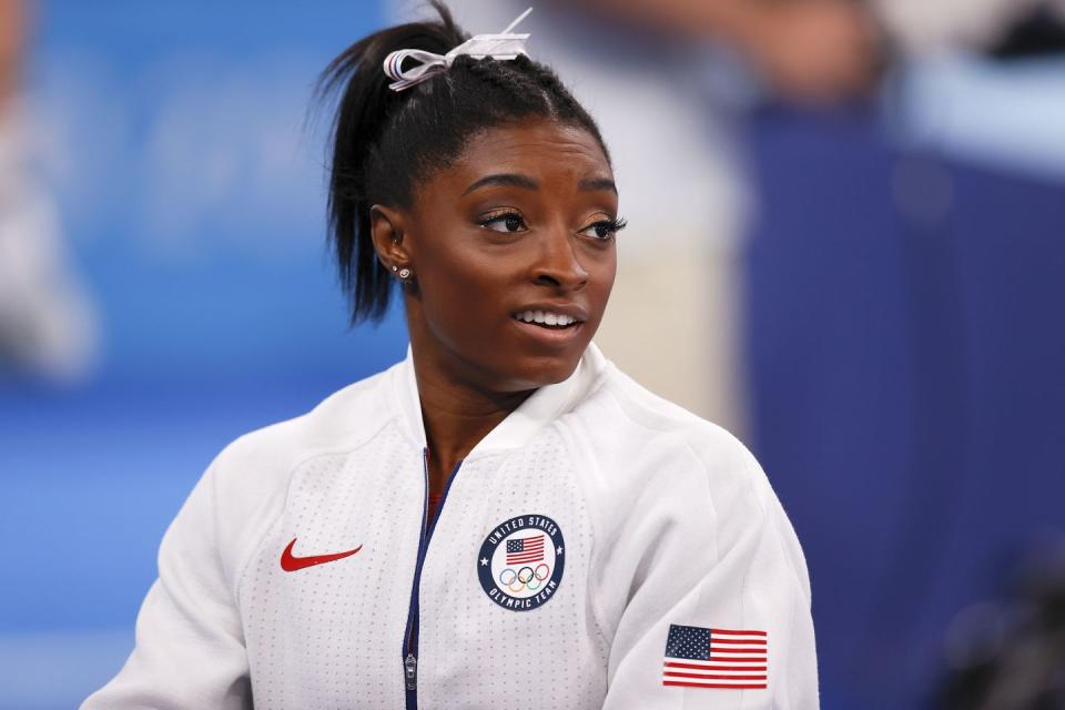 35) Simone Biles withdraws from the women's gymnastics team and individual finals