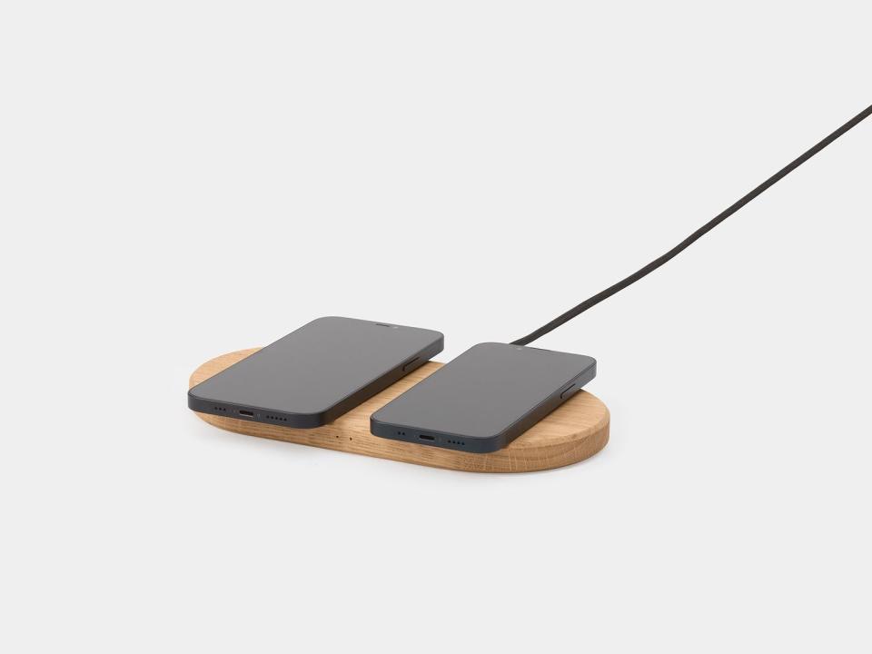 <p><a href="https://go.redirectingat.com?id=74968X1596630&url=https%3A%2F%2Foakywood.shop%2Fproducts%2Fdual-slim-charging-pad&sref=https%3A%2F%2Fwww.elle.com%2Ffashion%2Fshopping%2Fg43065396%2Fbest-gifts-for-couples%2F" rel="nofollow noopener" target="_blank" data-ylk="slk:Shop Now;elm:context_link;itc:0;sec:content-canvas" class="link ">Shop Now</a></p><p>Dual Slim Charging Pad</p><p>oakwood.com</p><p>$110.00</p>