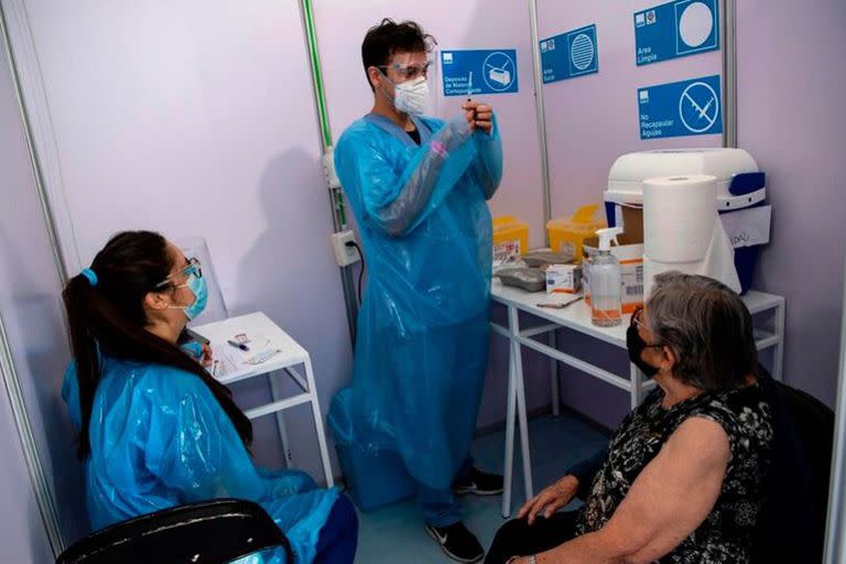 Coronavirus: Chile ostenta el récord latinoamericano en vacunación