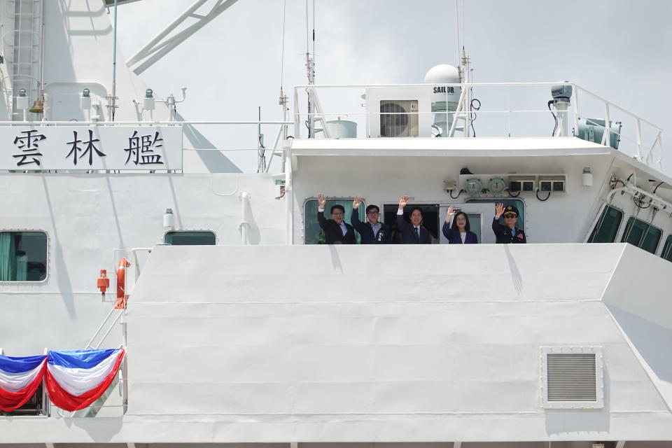 賴總統登上雲林艦