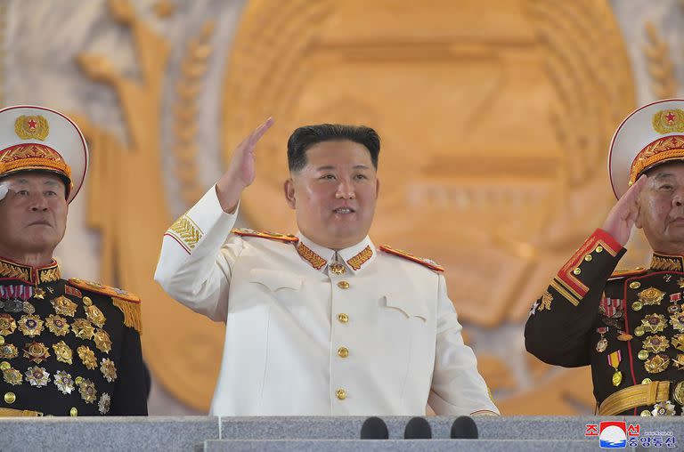 Desfile militar en Corea del Norte; Kim Jong Un ; mundo