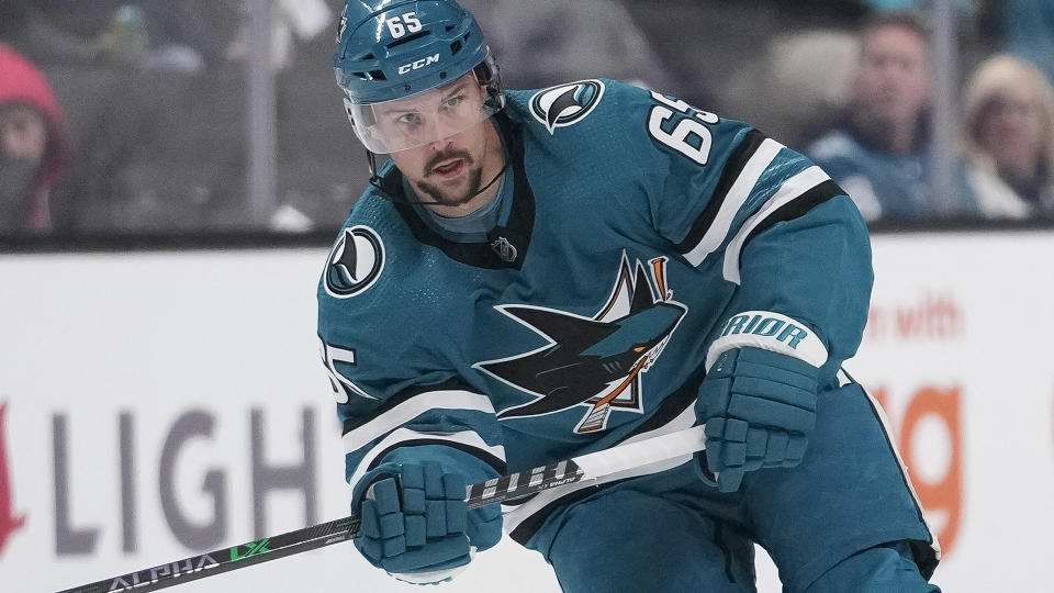 San Jose Sharks defenseman Erik Karlsson was a fantasy hockey league winner after getting faded in drafts due to injury concerns. (AP Photo/Godofredo A. VÃ¡squez)