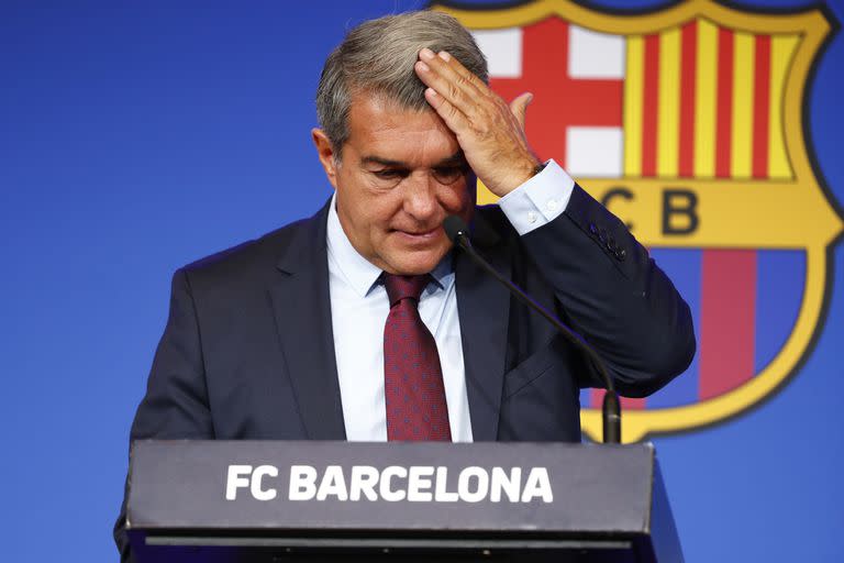 El presidente Laporta, en la conferencia de prensa en la que expuso sobre la difícil situación económica de Barcelona y la salida de Messi