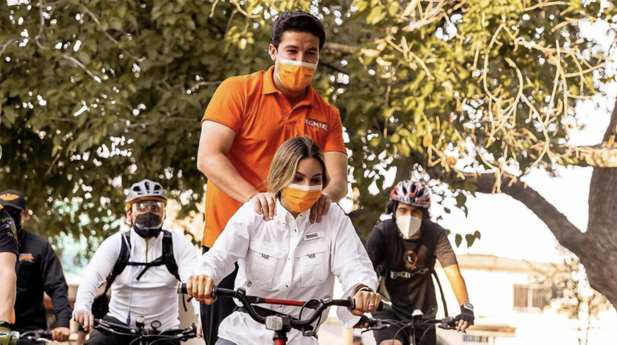 Imagen publicada por Mariana Rodríguez en Instagram, durante un acto de campaña de su esposo, Samuel García, en la contienda por la gubernatura de Nuevo León.