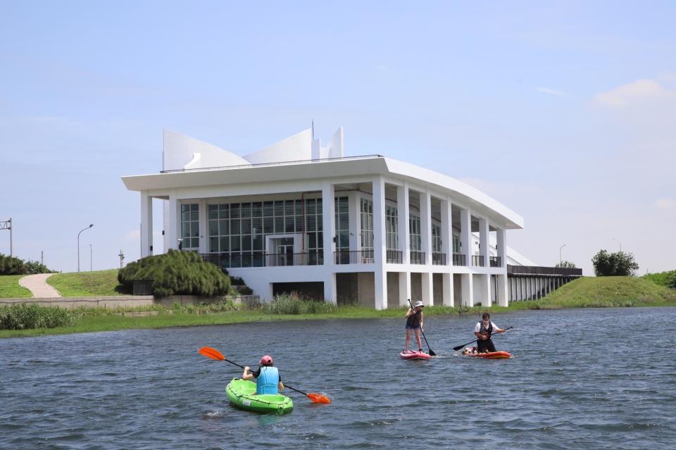 白色秘境化身水上樂園 慶安水道免費暢玩獨木舟、SUP