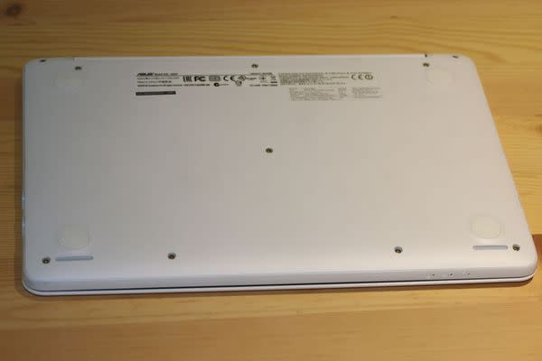 輕薄好攜帶 ASUS EeeBook X205TA 天使白