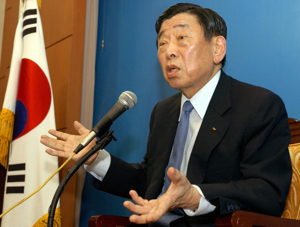 SEOUL, REPUBLIC OF KOREA:  (FILES) This file photo dated 07 July 2003 shows International Olympic Committee (IOC) vice president Kim Un-Yong speaking at a press conference as he denies sabotaging the nation's bid to stage the 2010 Winter Olympics. IOC vice president Kim Un-Yong was sentenced 03 June 2004 to two years and six months in prison on corruption charges and ordered to pay 677,000 USD in part restitution of funds embezzled by the country's sports czar.     AFP PHOTO/KIM JAE-HWAN/FILES  (Photo credit should read KIM JAE-HWAN/AFP via Getty Images)