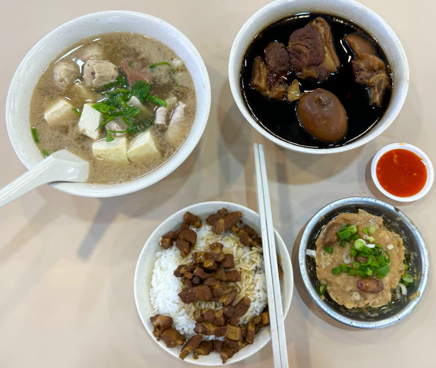 Wen Ji Jalan Besar Pig's Organ Soup - dishes