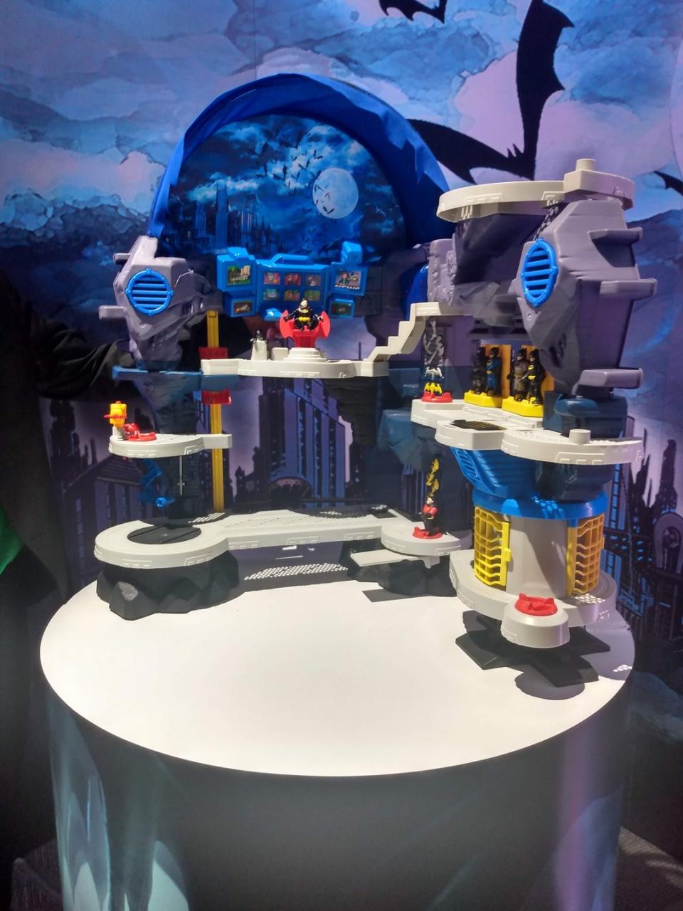 Imaginext DC Super Friends Super Surround Batcave