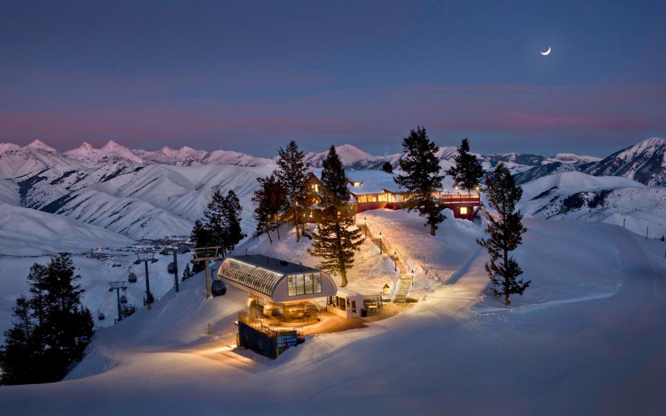 Roundhouse restaurant on Bald Mountain - Sun Valley