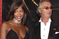 Ihre Wutausbrüche und Starallüren waren in der Szene berüchtigt. Doch in den 90er-Jahren kamen an der Britin Naomi Campbell trotzdem kein Modefotograf oder Designer von Rang vorbei. Auch nicht der berüchtigte Playboy und Formel-1-Teamchef Flavio Briatore, der mit der Tochter einer jamaikanischen Balletttänzerin eine Liaison unterhielt. (Bild: Chris Weeks / Getty Images)