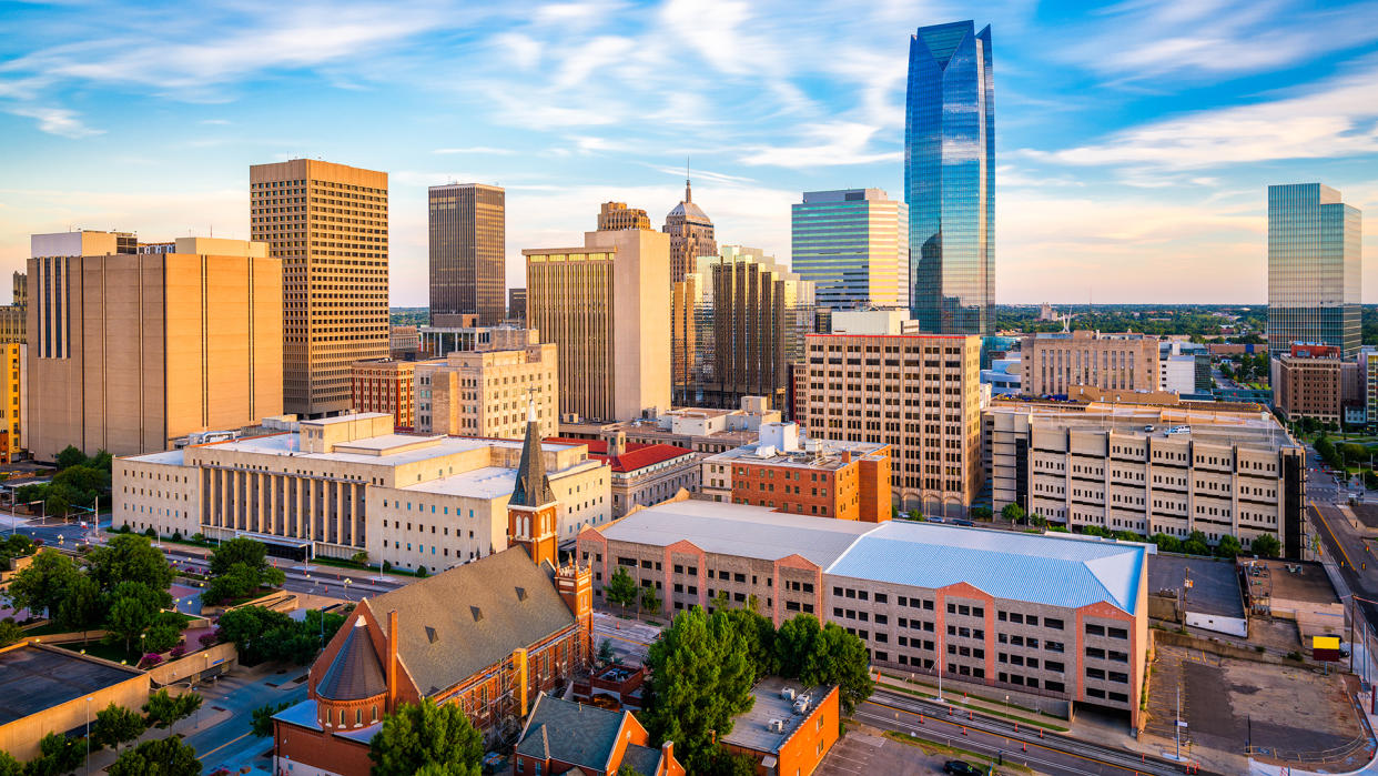 Oklahoma City, Oklahoma, USA downtown skyline at twilight.