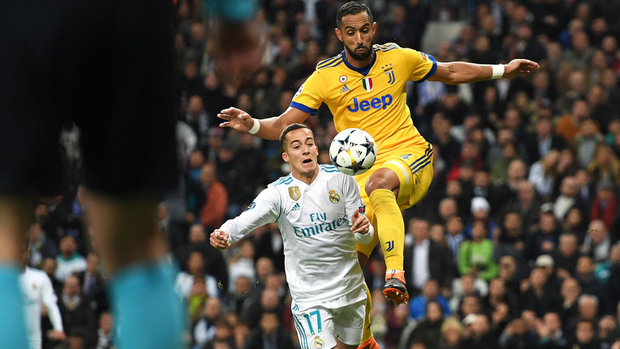 Momento del encontronazo entre Benatia (derecha) y Lucas Vázquez en el que se señaló penalti. Foto: Goal.com