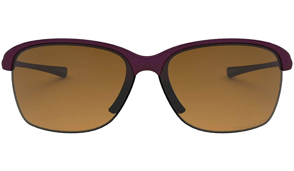 Rectangle sunglasses with raspberry frame.