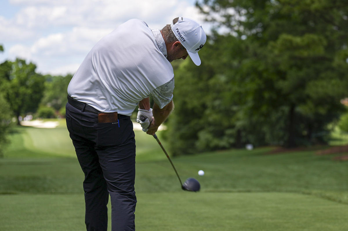 What does hot weather do to golf balls?