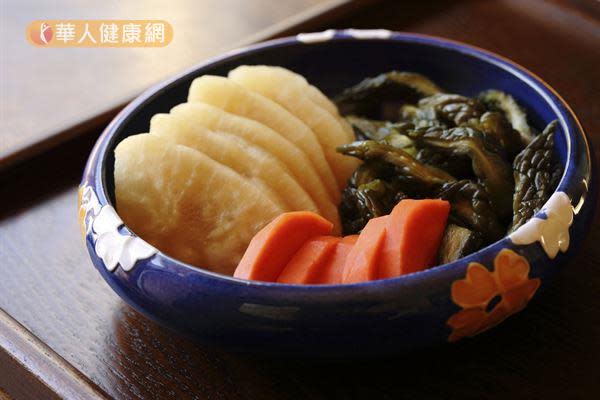 日本漬物含有天然的益生菌，適量食用可以促進腸胃的消化和吸收能力。