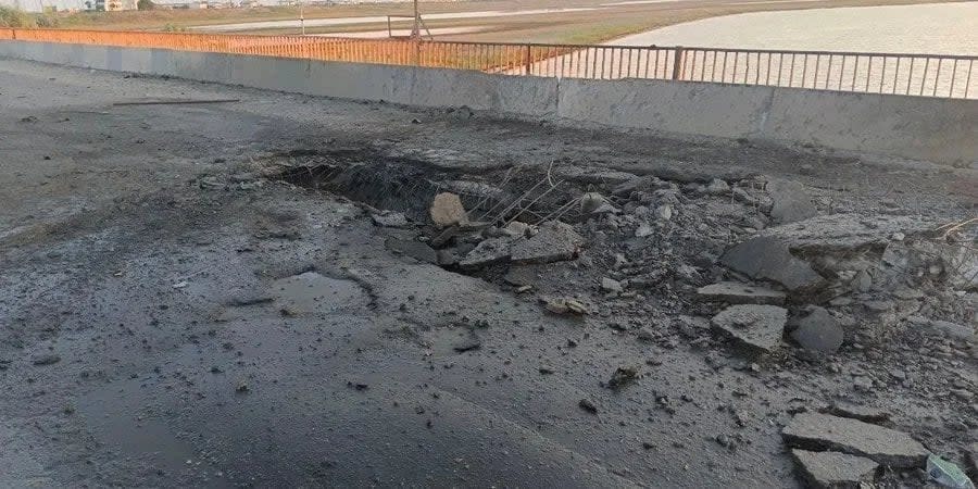 Results of a previous attack on the Chonhar road bridge linking Ukraine’s Kherson Oblast and Crimea