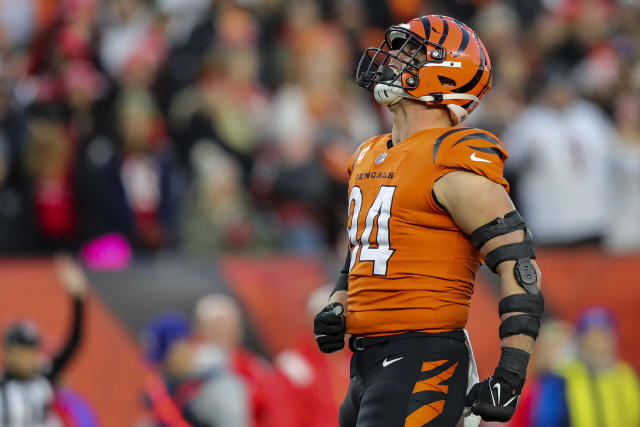 Bengals' Sam Hubbard named Walter Payton NFL Man of the Year Award