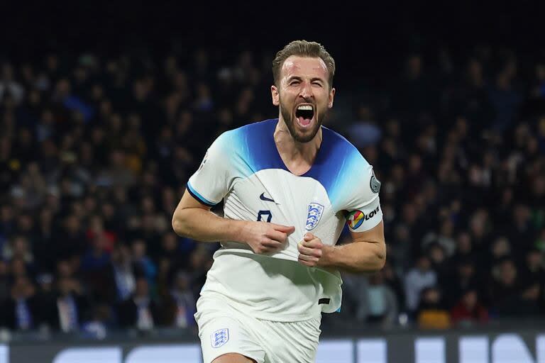 El máximo goleador de la historia de Inglaterra Harry Kane. Tienen 62 goles en 82 partidos. Superó a Wayne Rooney, Bobby Charlton y Gary Lineker