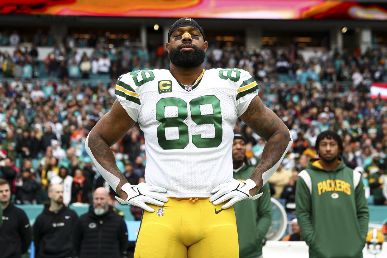 Marcedes Lewis shares the record for most seasons played by an NFL tight end. (Photo by Kevin Sabitus/Getty Images)