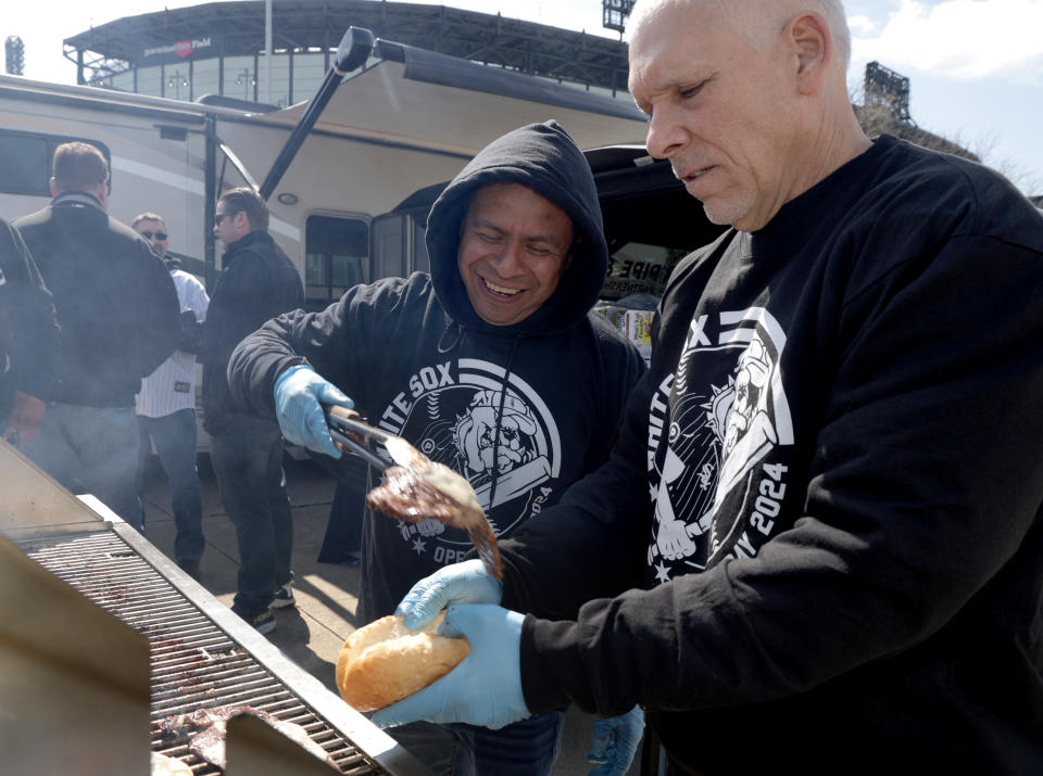 On opening day, White Sox fans out in full force ‘Baseball brings out