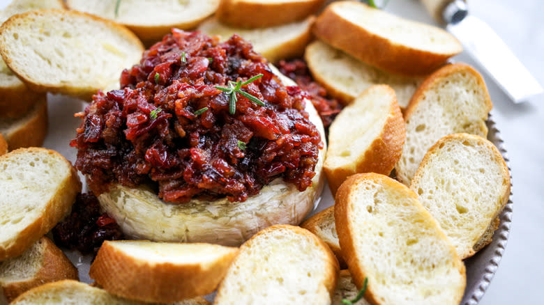 cranberry bacon baked brie with crostini