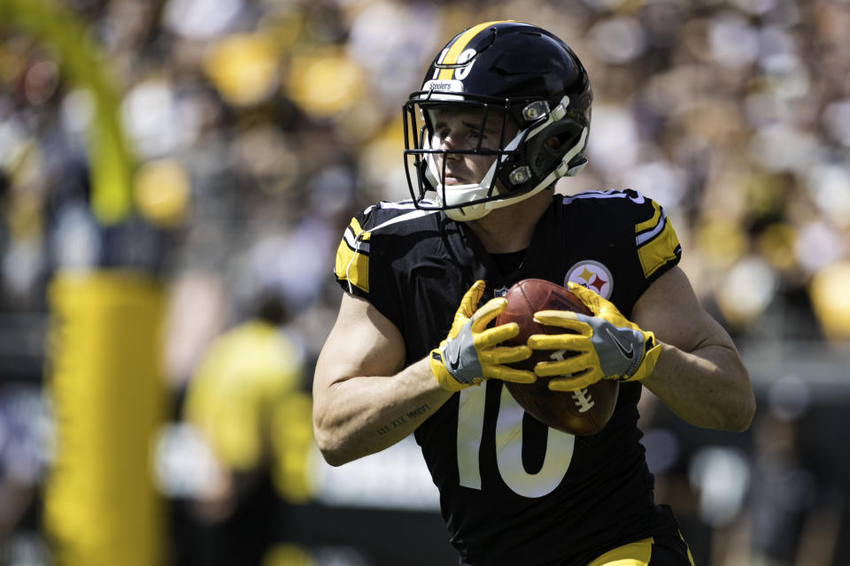 PITTSBURGH, PA - SEPTEMBER 16: Pittsburgh Steelers wide receiver Ryan Switzer (10) returns a kickoff during the NFL football game between the Kansas City Chiefs and Pittsburgh Steelers on September 16, 2018 at Heinz Field in Pittsburgh PA. (Photo by Mark Alberti/Icon Sportswire via Getty Images)