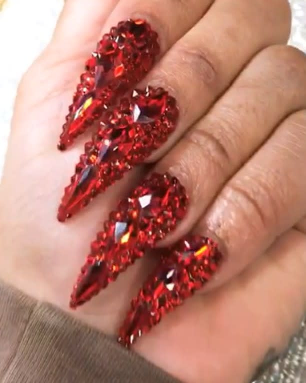 zendaya stiletto nails