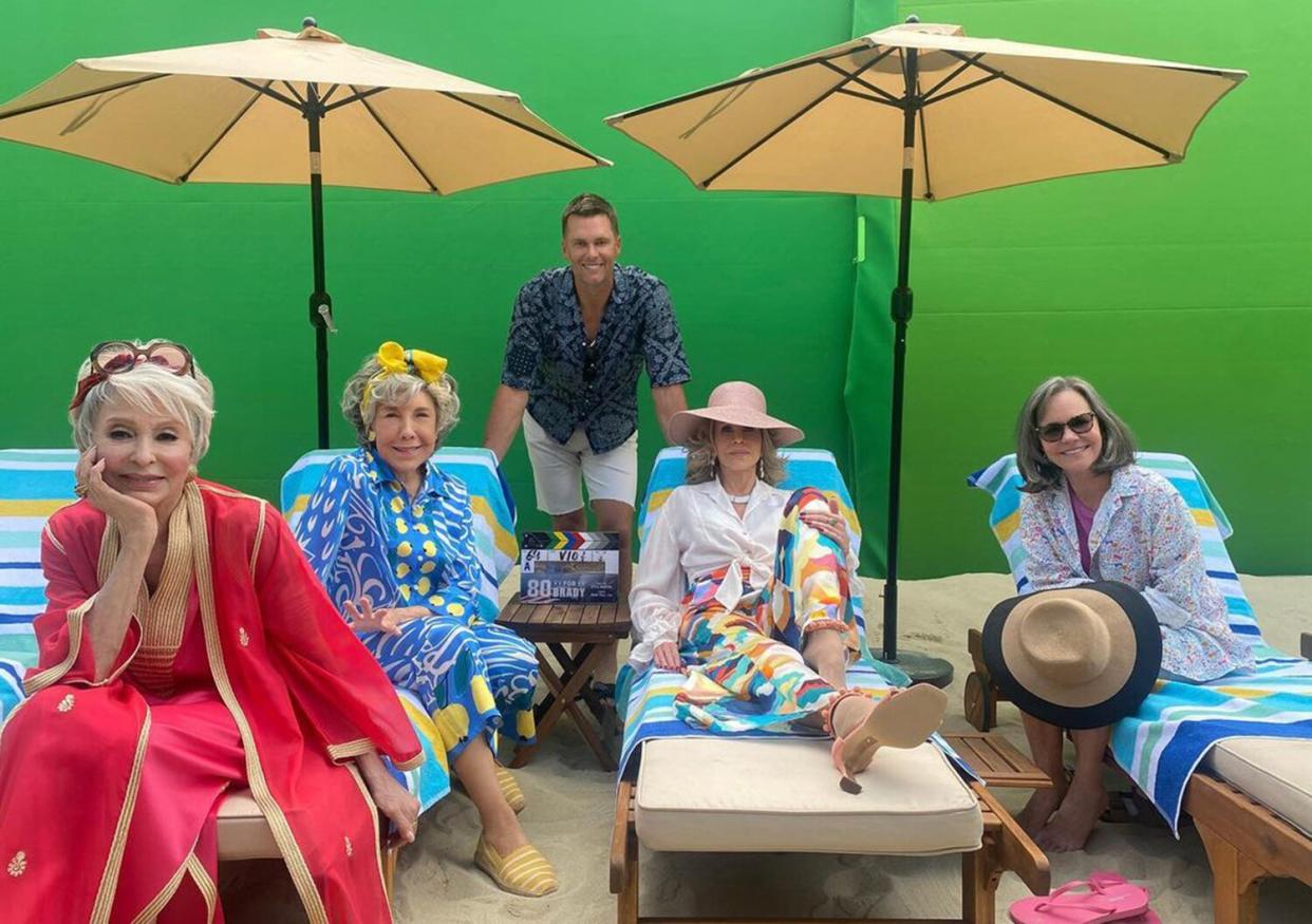 Tom Brady Poses with Costars Jane Fonda, Rita Moreno, Lily Tomlin and Sally Field